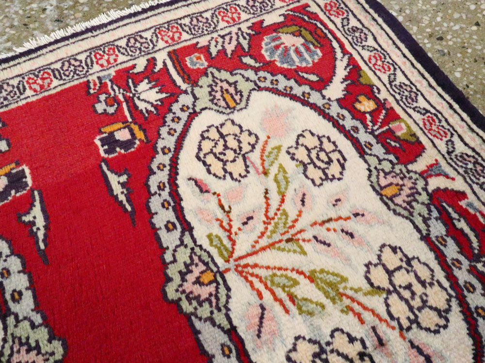 Vintage Persian Quom Rug, No.27113 - Galerie Shabab