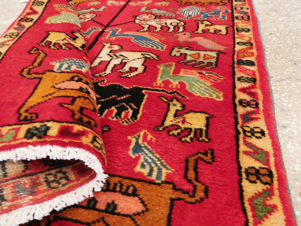 Vintage Persian Pictorial Hamadan Rug, No.27117 - Galerie Shabab