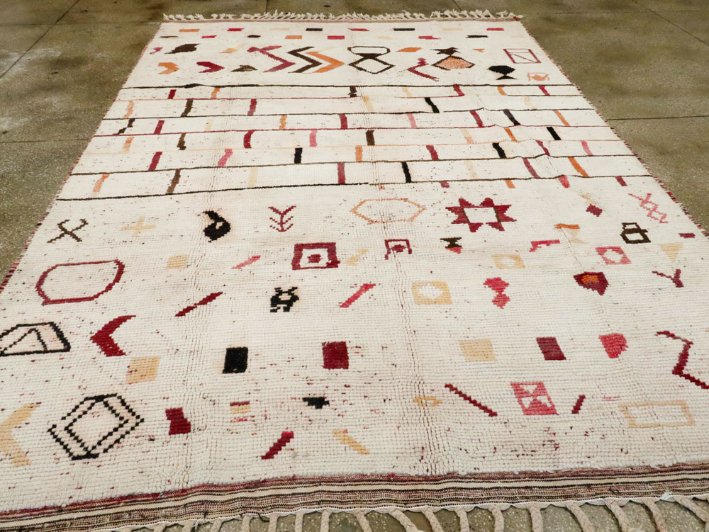 Modern Moroccan Carpet, No.27131 - Galerie Shabab