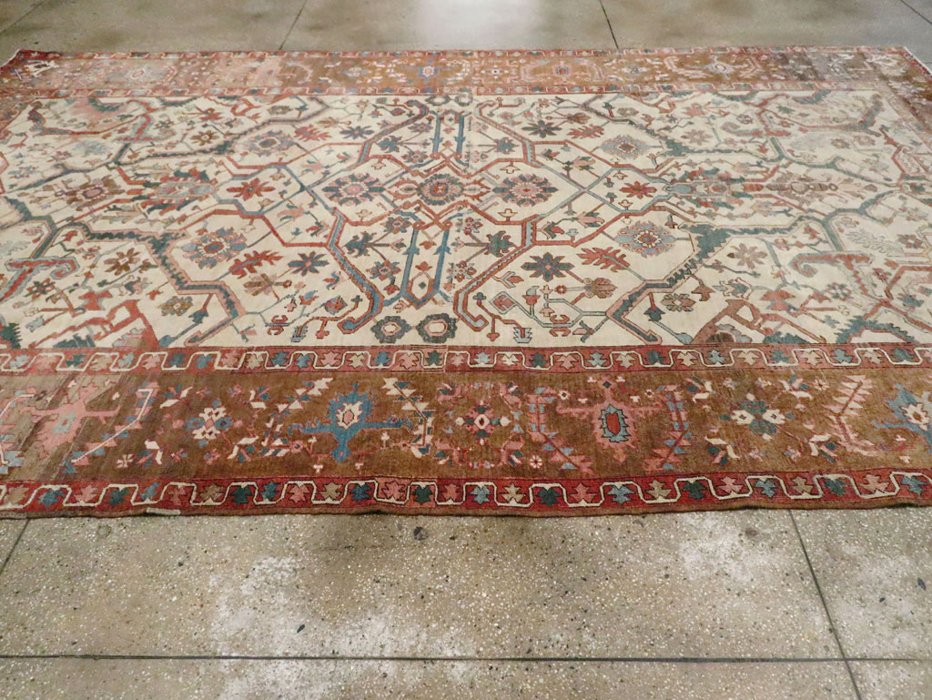 Antique Persian Heriz Carpet, No.27133 - Galerie Shabab