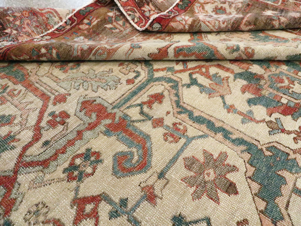 Antique Persian Heriz Carpet, No.27133 - Galerie Shabab