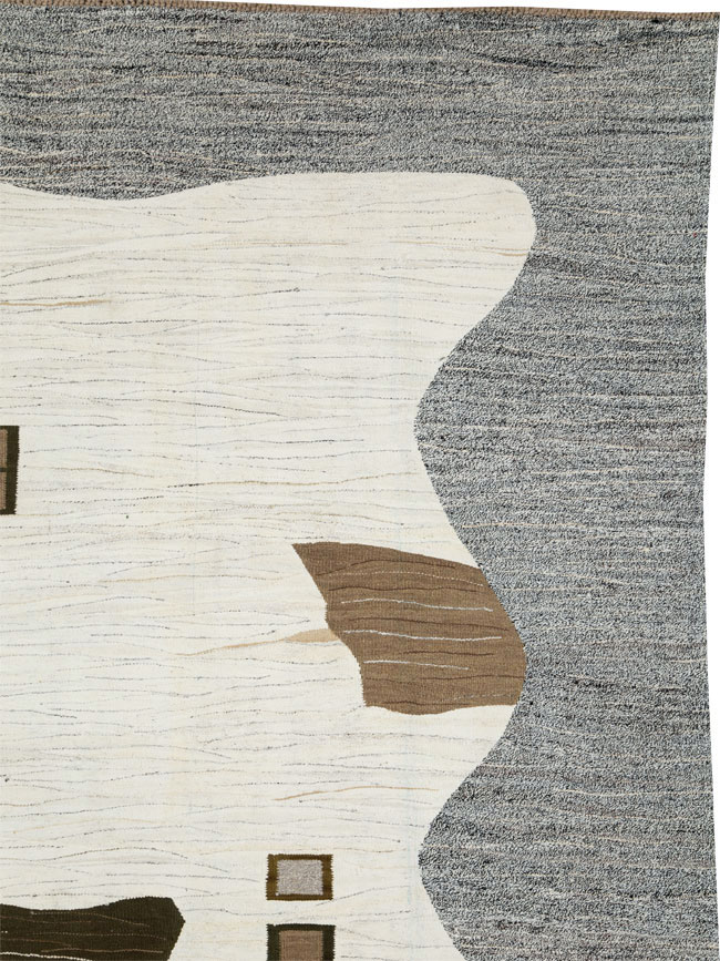 Modern Turkish Flatweave Kilim Room Size Carpet, No.27164 - Galerie Shabab