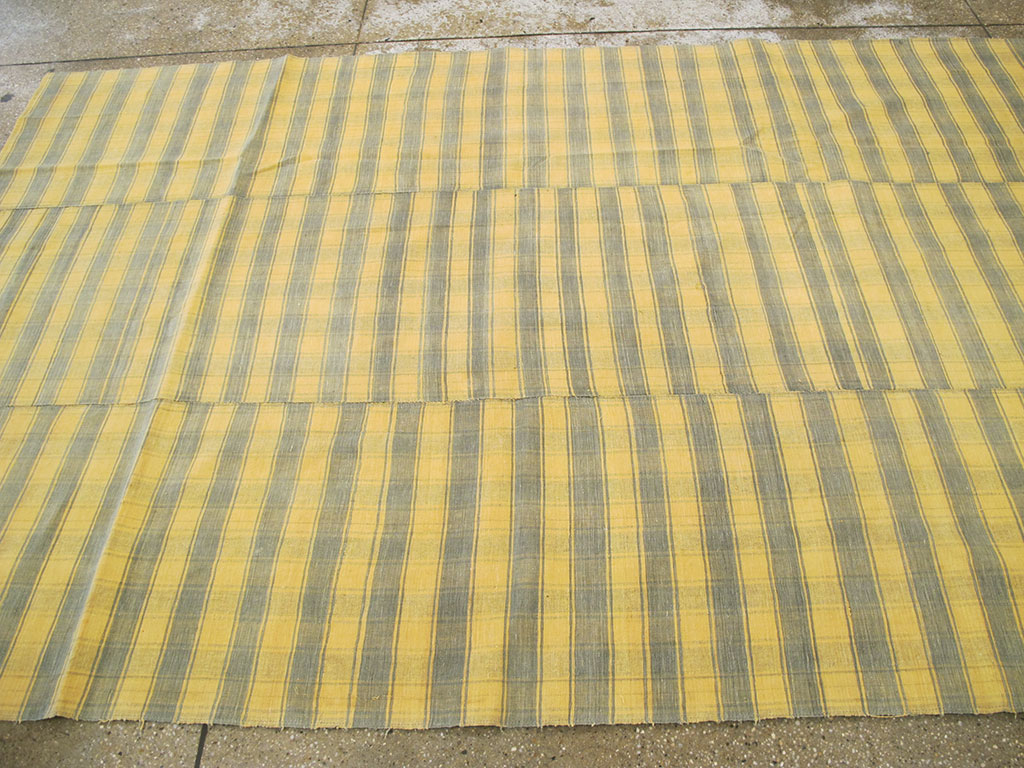 Vintage Turkish Flatweave Kilim Accent Rug, No.27174 - Galerie Shabab