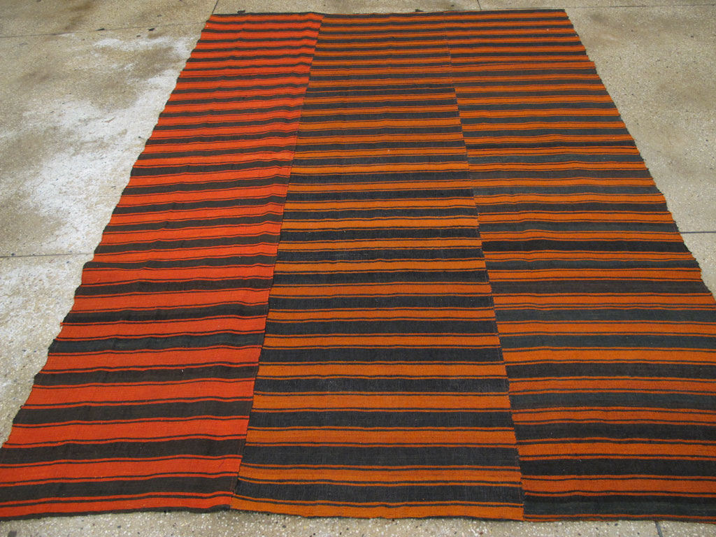 Vintage Turkish Flatweave Kilim Accent Rug, No.27175 - Galerie Shabab