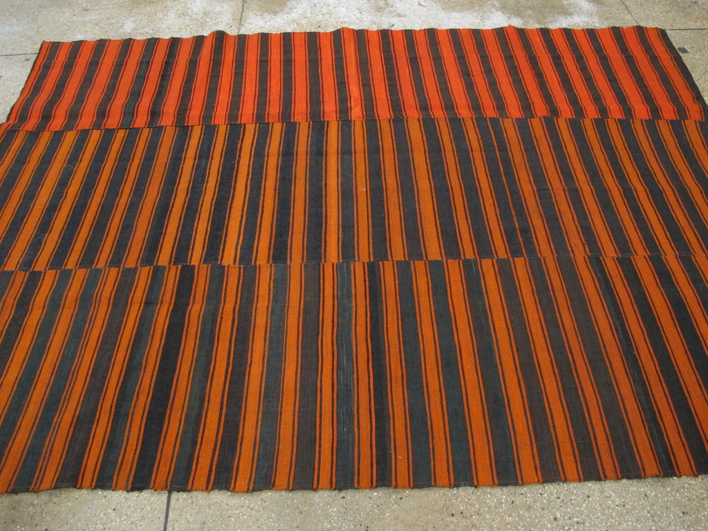 Vintage Turkish Flatweave Kilim Accent Rug, No.27175 - Galerie Shabab