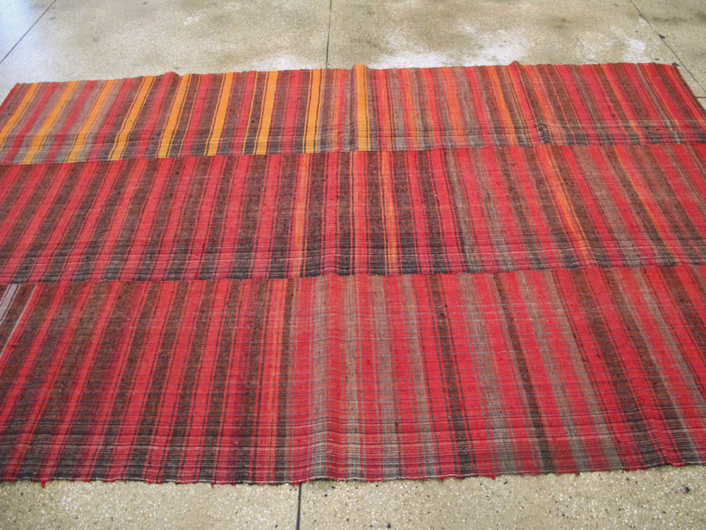 Vintage Turkish Flatweave Kilim Accent Rug, No.27177 - Galerie Shabab