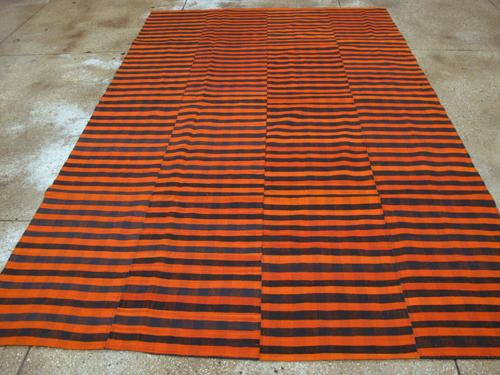 Vintage Turkish Flatweave Kilim Accent Rug, No.27179 - Galerie Shabab