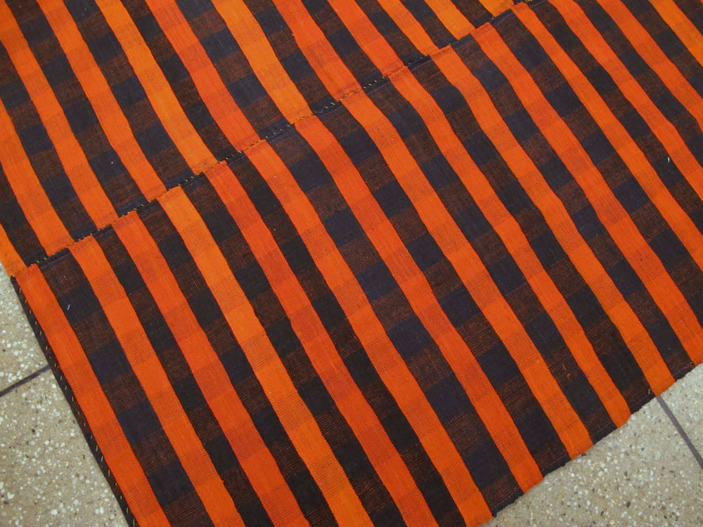 Vintage Turkish Flatweave Kilim Accent Rug, No.27179 - Galerie Shabab