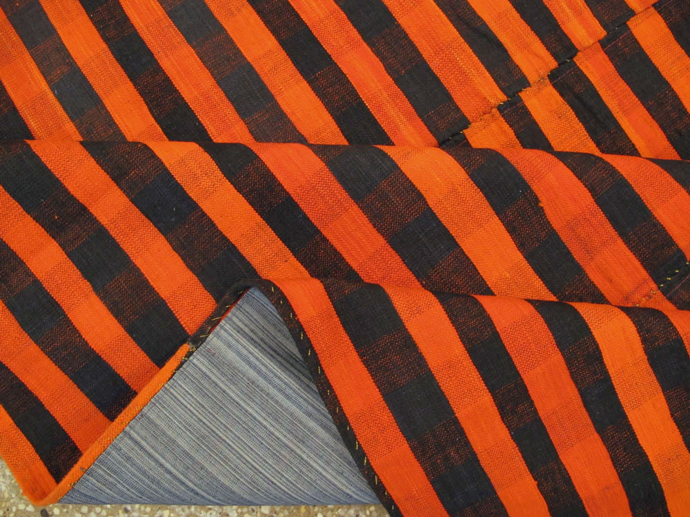 Vintage Turkish Flatweave Kilim Accent Rug, No.27179 - Galerie Shabab