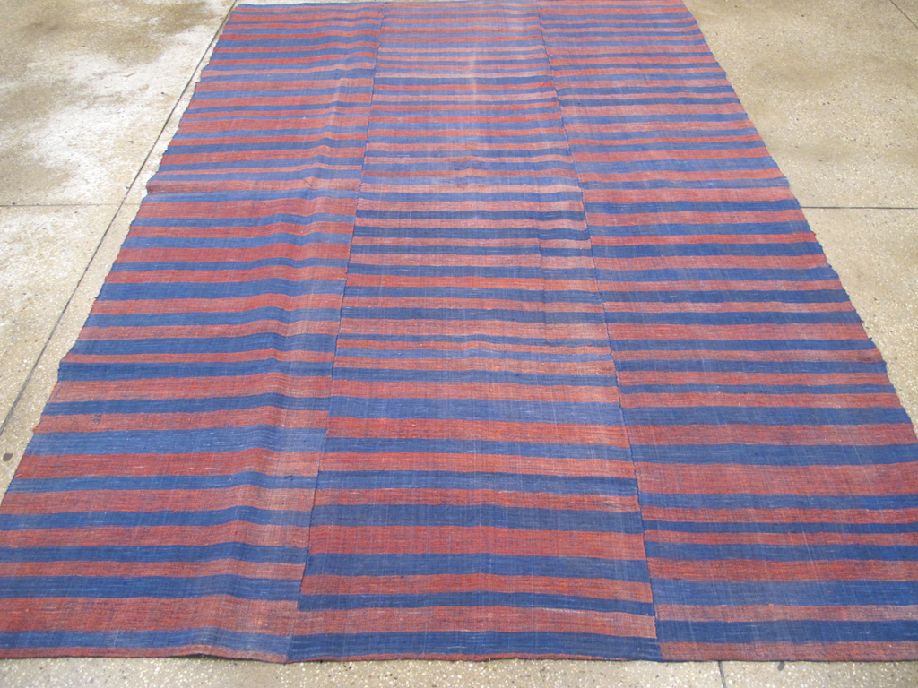 Vintage Turkish Flatweave Kilim Accent Carpet, No.27184 - Galerie Shabab