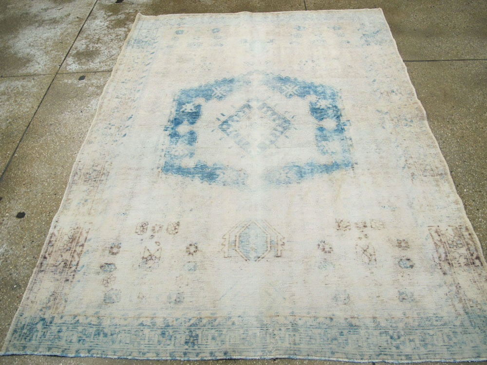 Vintage Persian Afshar Distressed Rug, No.27239 - Galerie Shabab