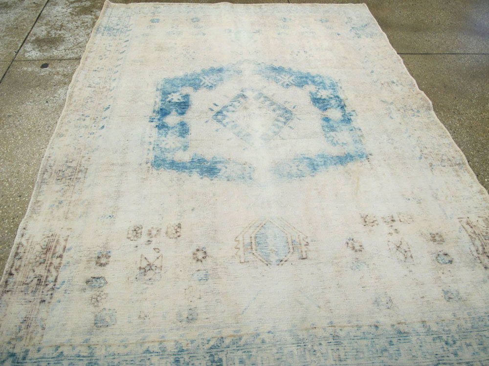 Vintage Persian Afshar Distressed Rug, No.27239 - Galerie Shabab