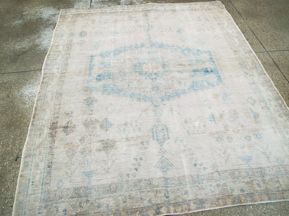 Vintage Persian Afshar Distressed Rug, No.27241 - Galerie Shabab