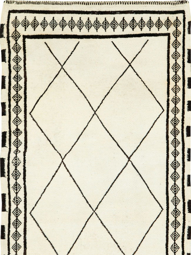 Modern Moroccan Runner, No.27245 - Galerie Shabab