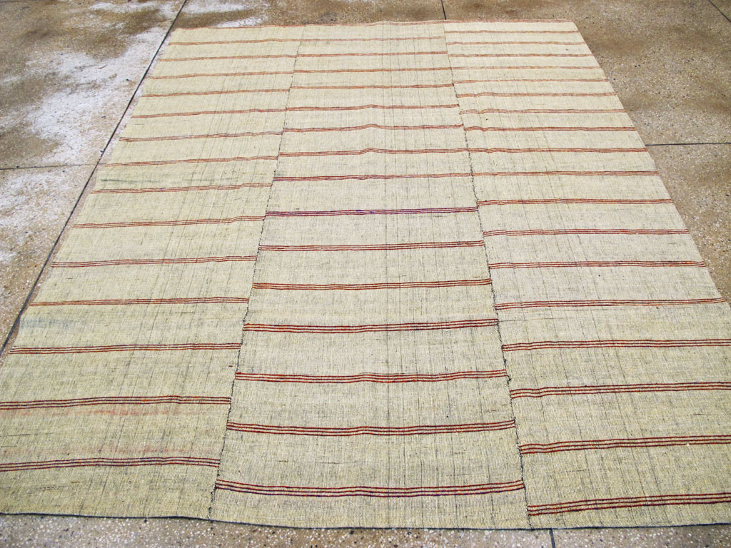 Vintage Turkish Flatweave Kilim Accent Rug, No.27264 - Galerie Shabab