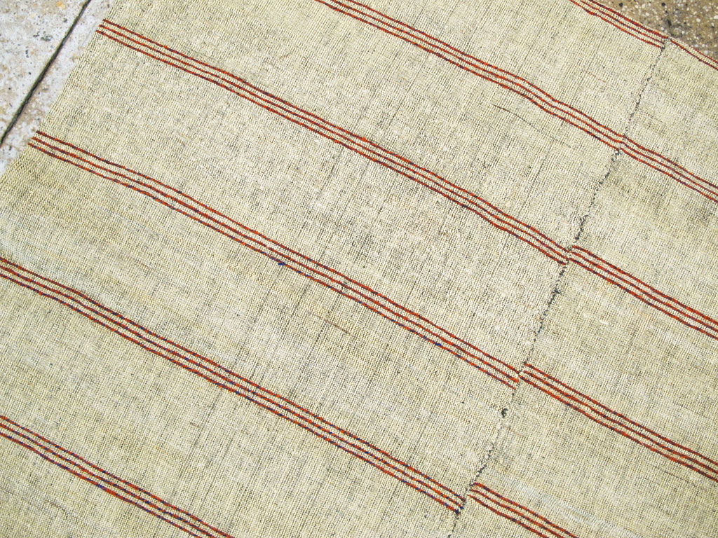 Vintage Turkish Flatweave Kilim Accent Rug, No.27264 - Galerie Shabab