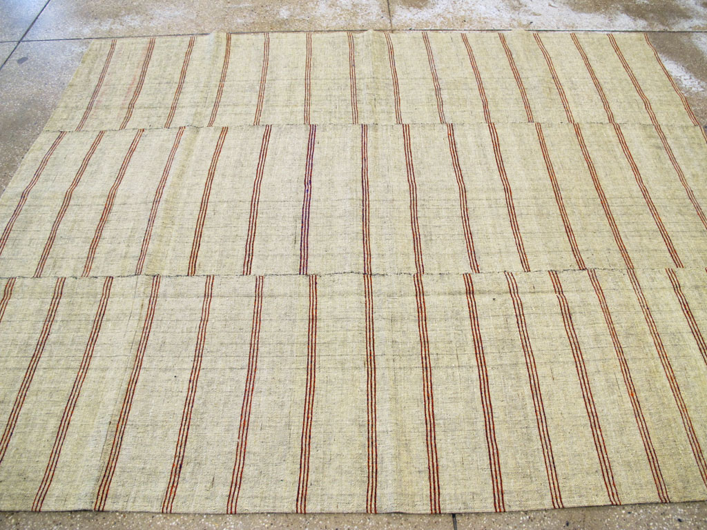 Vintage Turkish Flatweave Kilim Accent Rug, No.27264 - Galerie Shabab