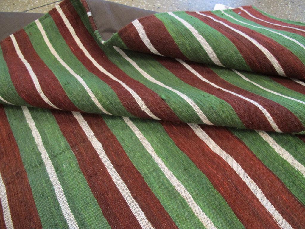 Vintage Turkish Flatweave Kilim Accent Rug, No.27265 - Galerie Shabab