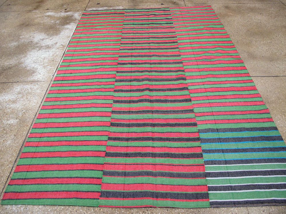 Vintage Turkish Flatweave Kilim Accent Rug, No.27266 - Galerie Shabab