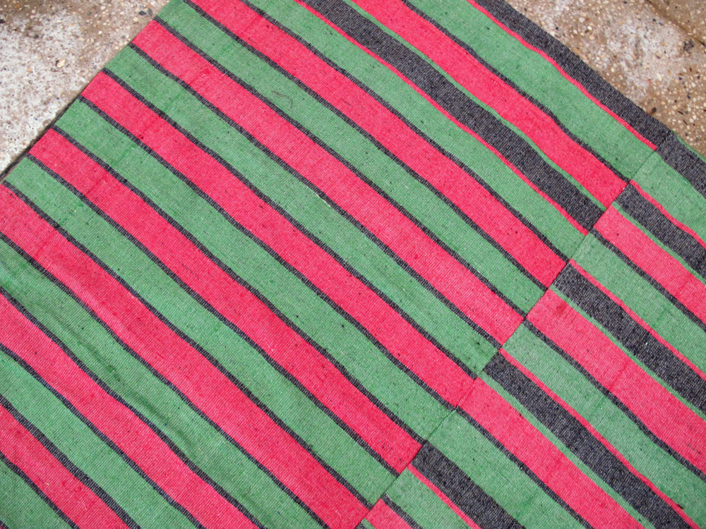 Vintage Turkish Flatweave Kilim Accent Rug, No.27266 - Galerie Shabab