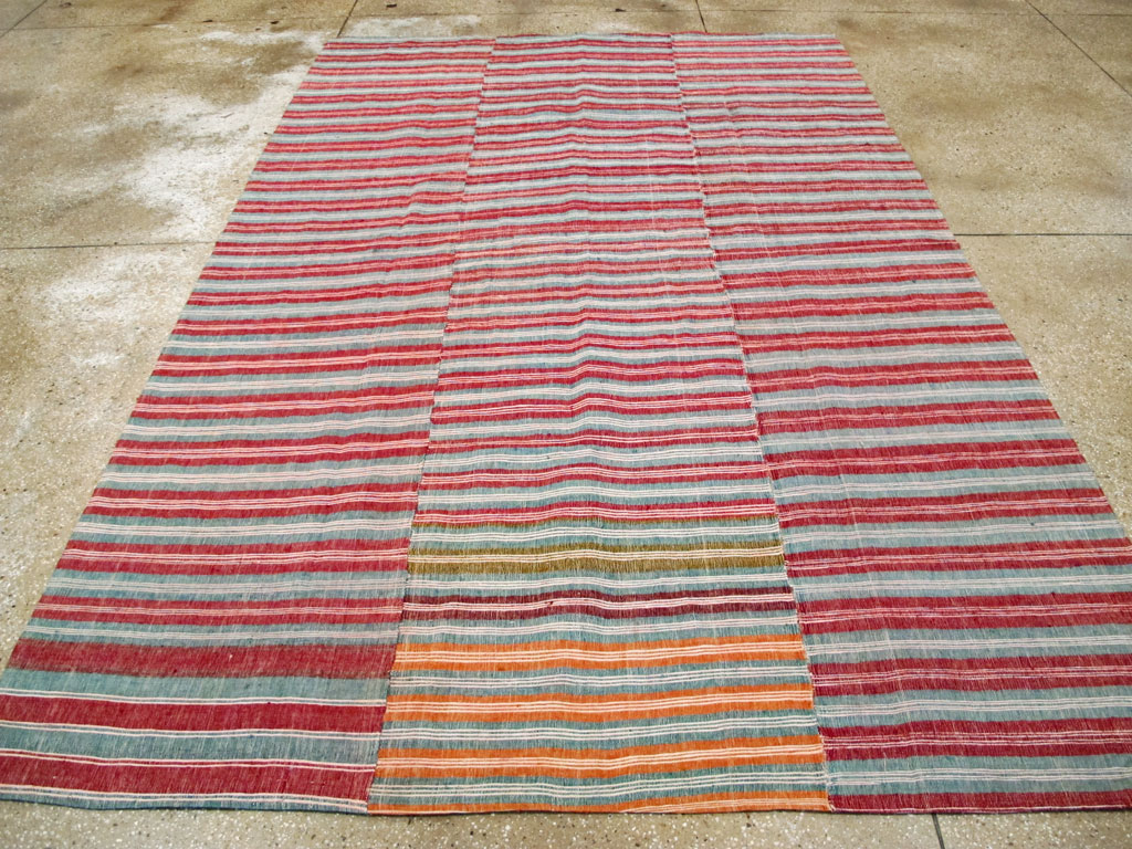 Vintage Turkish Flatweave Kilim Accent Rug, No.27267 - Galerie Shabab