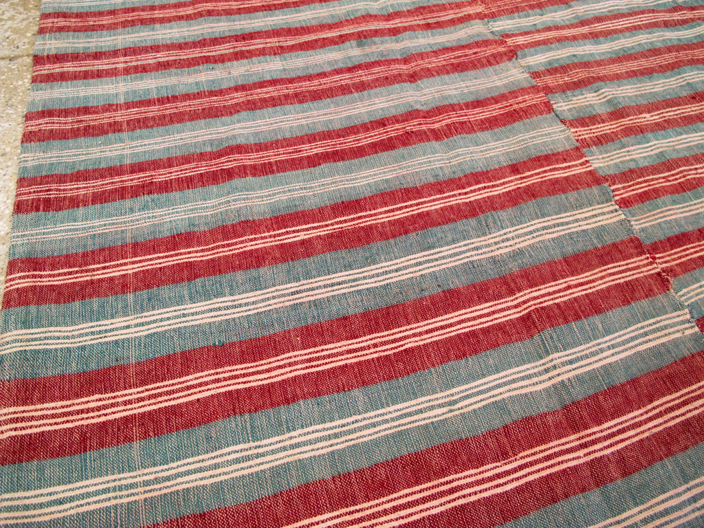 Vintage Turkish Flatweave Kilim Accent Rug, No.27267 - Galerie Shabab