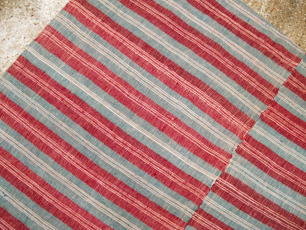 Vintage Turkish Flatweave Kilim Accent Rug, No.27267 - Galerie Shabab