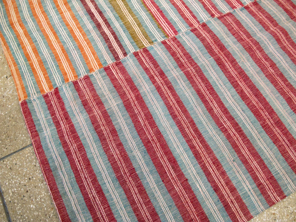 Vintage Turkish Flatweave Kilim Accent Rug, No.27267 - Galerie Shabab