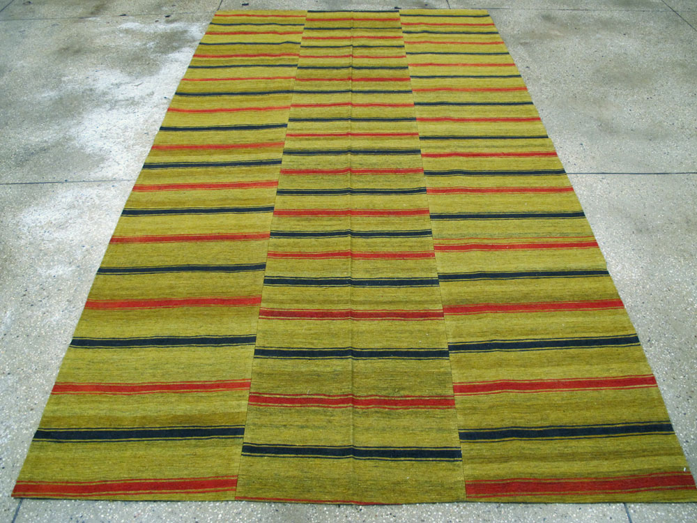 Vintage Persian Flatweave Kilim Accent Rug, No.27268 - Galerie Shabab