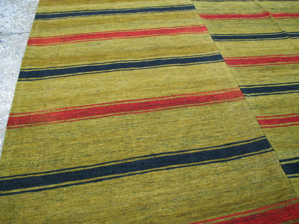 Vintage Persian Flatweave Kilim Accent Rug, No.27268 - Galerie Shabab