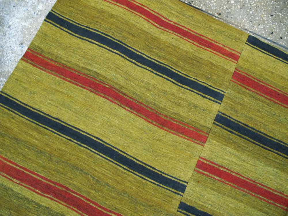 Vintage Persian Flatweave Kilim Accent Rug, No.27268 - Galerie Shabab