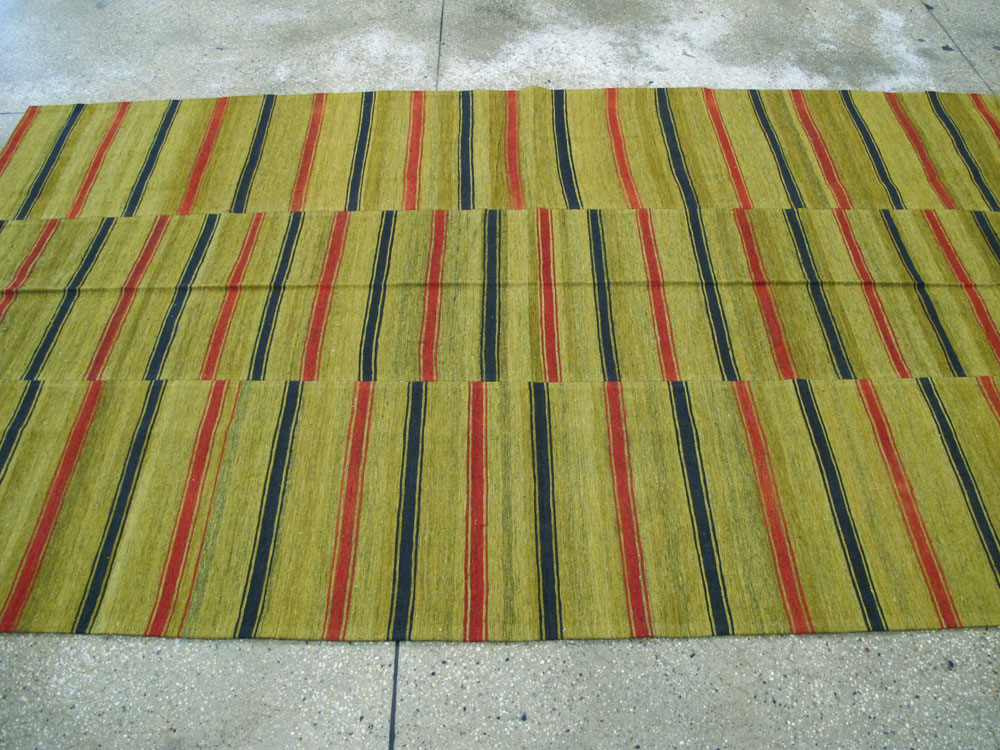 Vintage Persian Flatweave Kilim Accent Rug, No.27268 - Galerie Shabab