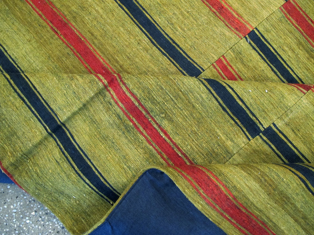 Vintage Persian Flatweave Kilim Accent Rug, No.27268 - Galerie Shabab