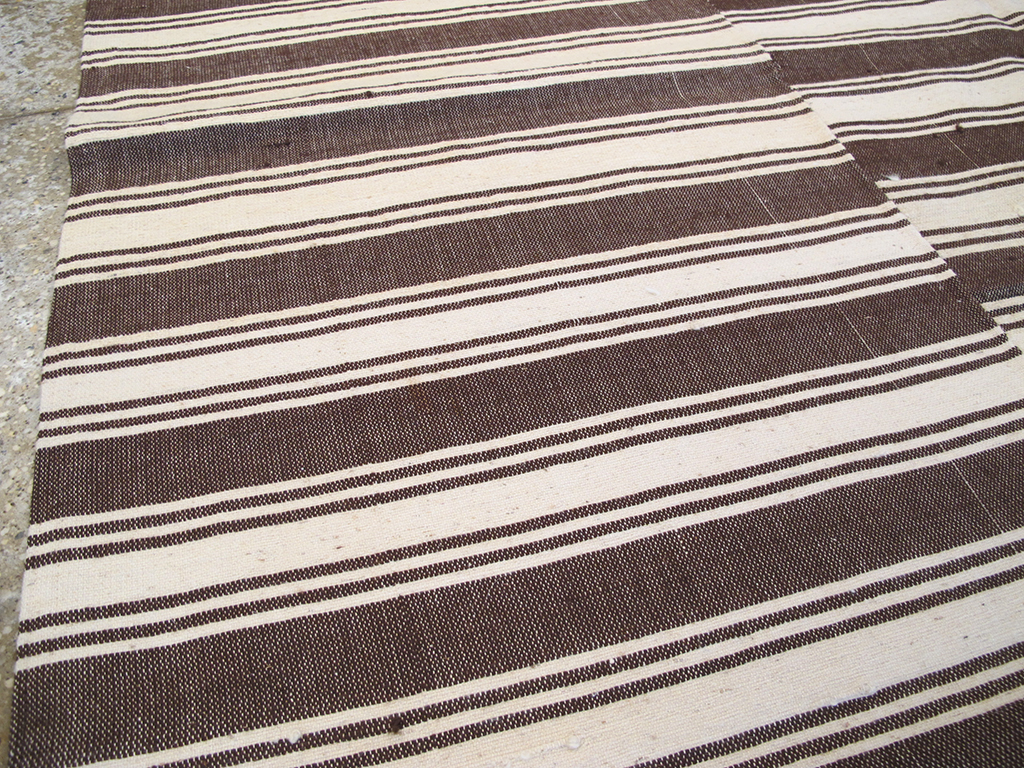 Vintage Turkish Kilim Flatweave Accent Rug, No.27271 - Galerie Shabab
