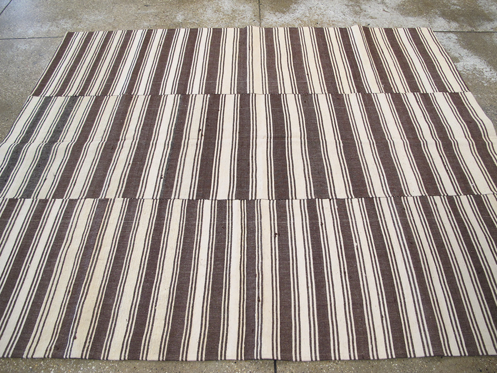 Vintage Turkish Kilim Flatweave Accent Rug, No.27271 - Galerie Shabab
