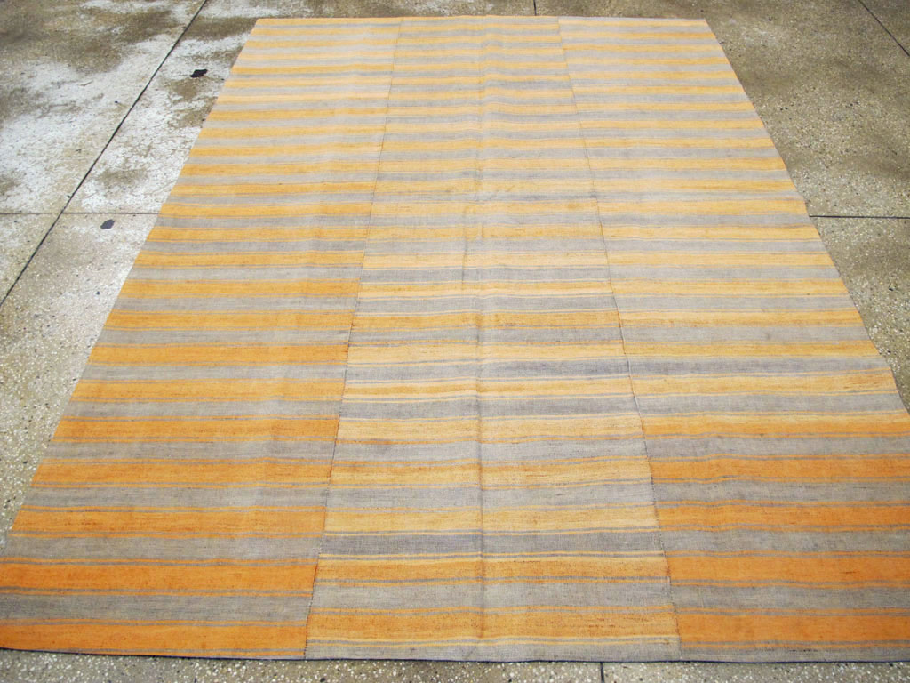Vintage Turkish Flatweave Kilim Accent Rug, No.27275 - Galerie Shabab