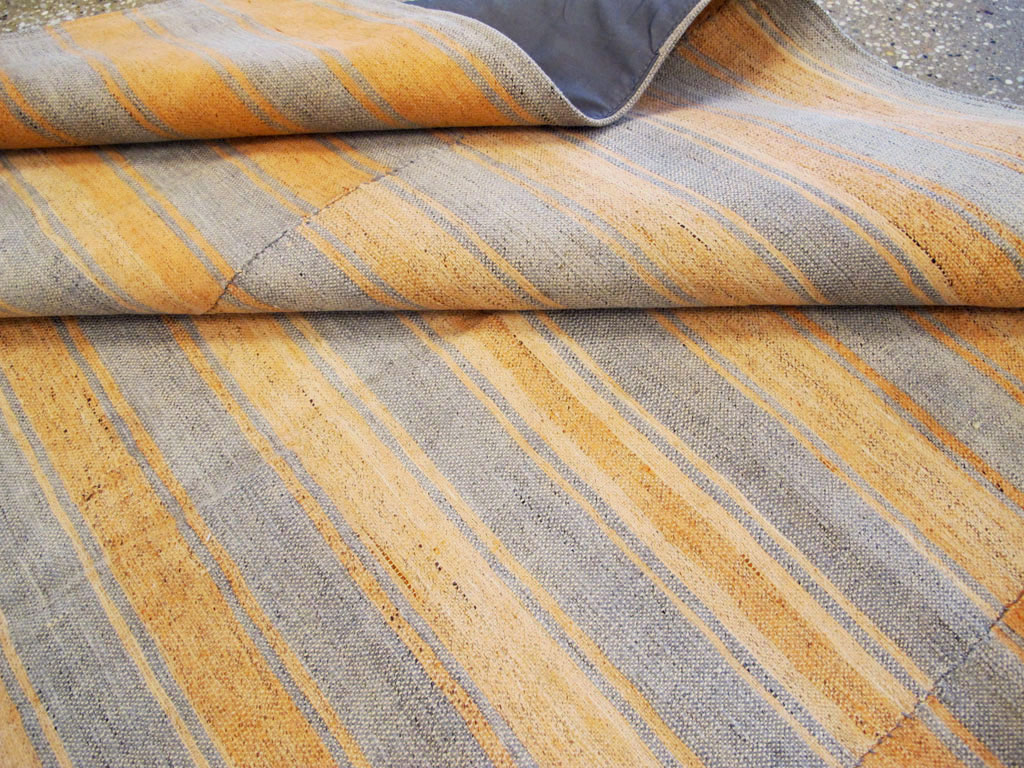 Vintage Turkish Flatweave Kilim Accent Rug, No.27275 - Galerie Shabab