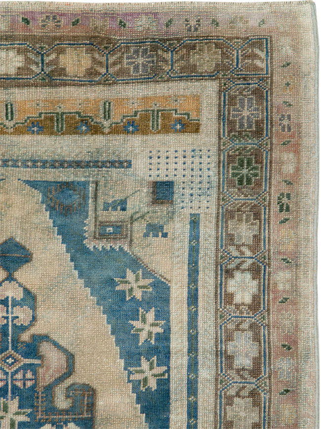 Vintage Turkish Anatolian Gallery Rug, No.27280 - Galerie Shabab