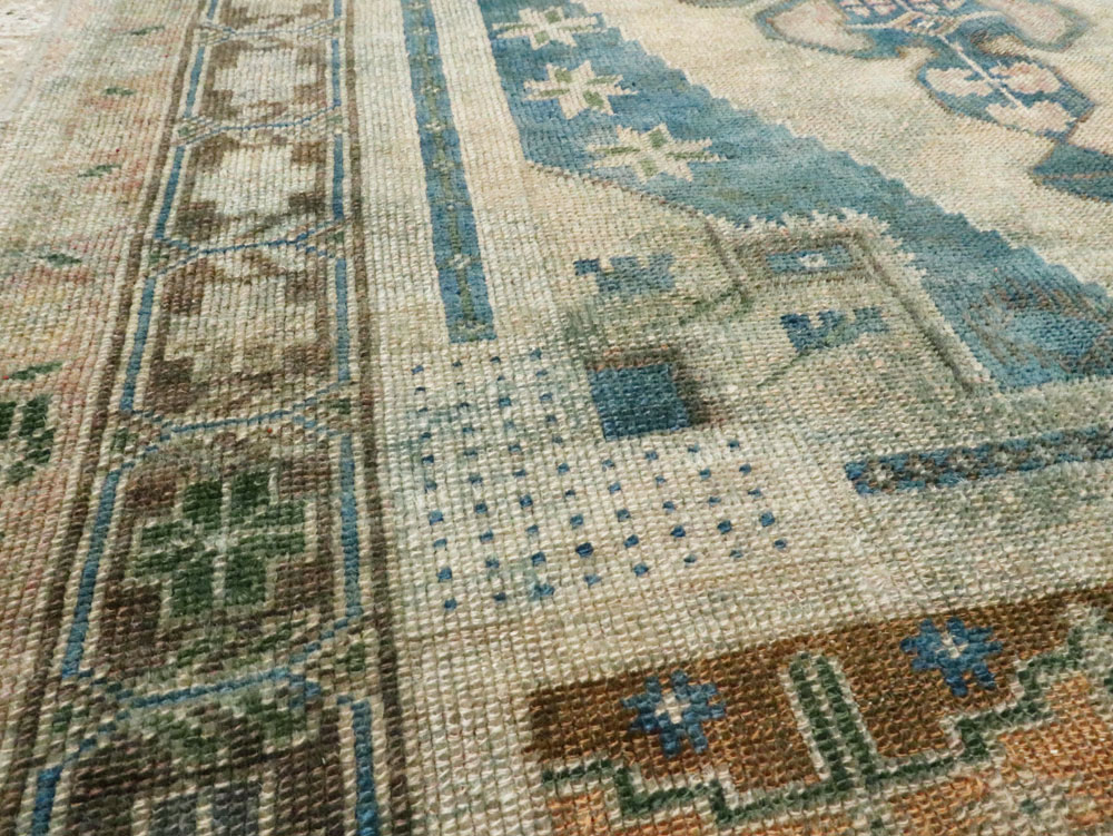 Vintage Turkish Anatolian Gallery Rug, No.27280 - Galerie Shabab