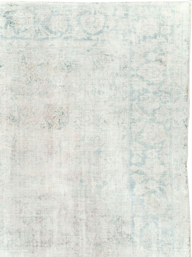 Distressed Vintage Persian Small Room Size Carpet, No.27283 - Galerie Shabab