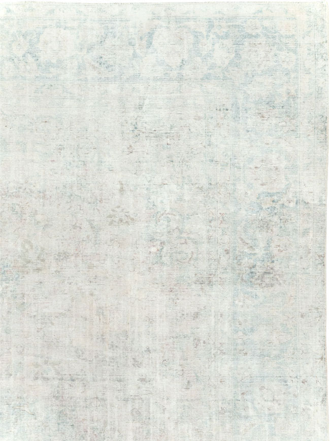 Distressed Vintage Persian Small Room Size Carpet, No.27283 - Galerie Shabab