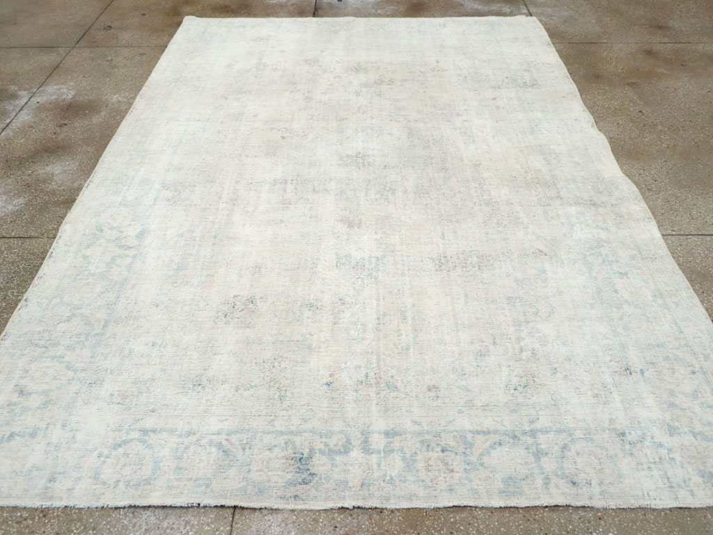 Distressed Vintage Persian Small Room Size Carpet, No.27283 - Galerie Shabab