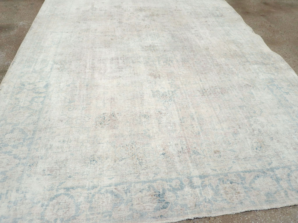 Distressed Vintage Persian Small Room Size Carpet, No.27283 - Galerie Shabab