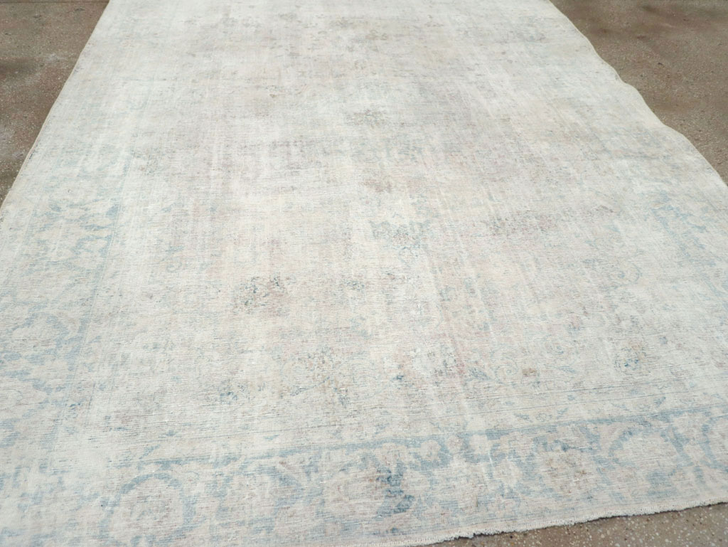 Distressed Vintage Persian Small Room Size Carpet, No.27283 - Galerie Shabab