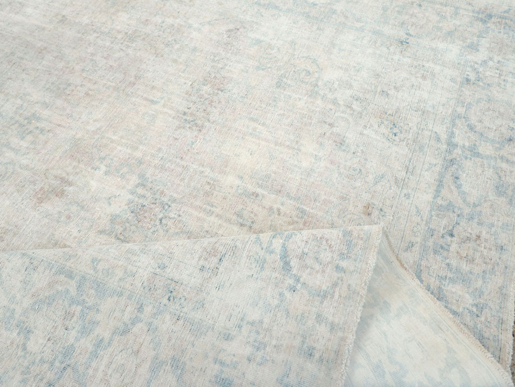 Distressed Vintage Persian Small Room Size Carpet, No.27283 - Galerie Shabab