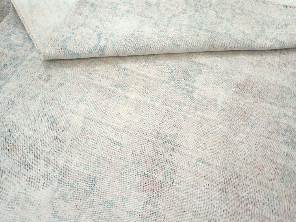 Distressed Vintage Persian Small Room Size Carpet, No.27283 - Galerie Shabab