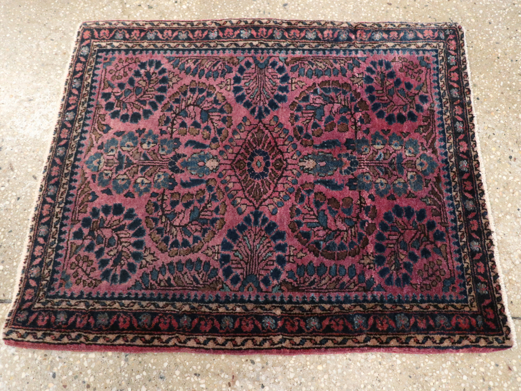 Vintage Persian Sarouk Throw Rug, No.27289 - Galerie Shabab