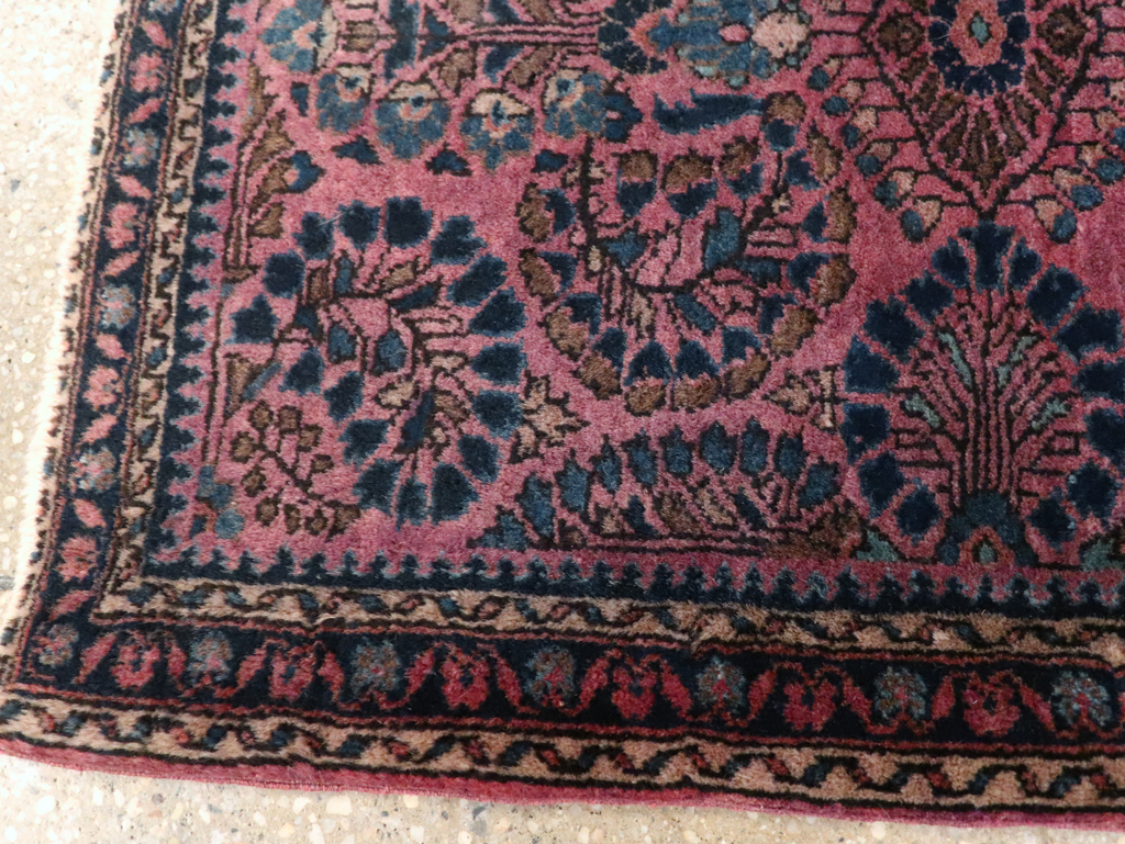 Vintage Persian Sarouk Throw Rug, No.27289 - Galerie Shabab