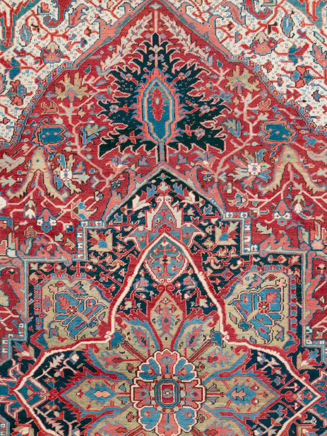 Antique Persian Heriz Carpet, No.27299 - Galerie Shabab