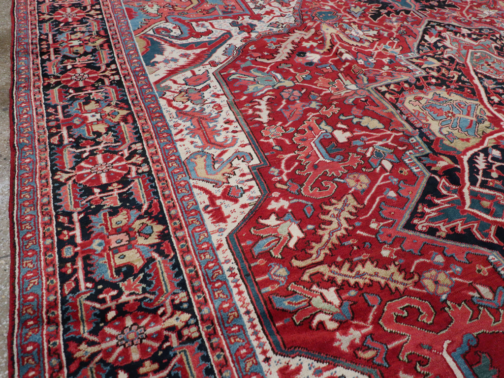 Antique Persian Heriz Carpet, No.27299 - Galerie Shabab